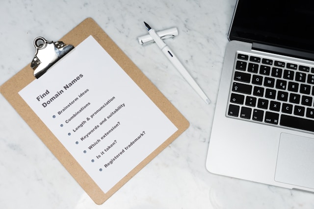 Ingin beli domain murah dan SEO friendly? Ikuti tips memilih nama domain yang tepat agar website Anda lebih mudah ditemukan di mesin pencari dan hemat biaya.