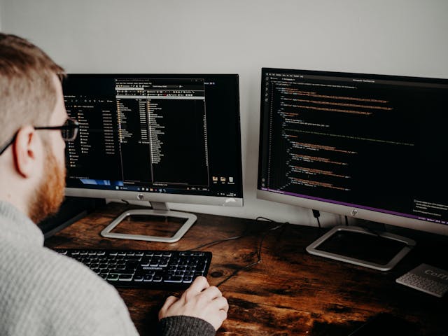 Antahost-Jenis-Jenis Hosting dan Perbedaannya: Pilih yang Paling Cocok